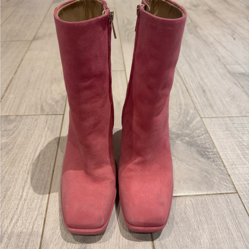 Sam Edelman Pink Ankle Boots with Gold Heel - Picture 2 of 4
